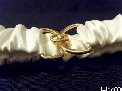 Ivory Silk Garter with Buckle by Woomi (Etsy) $34